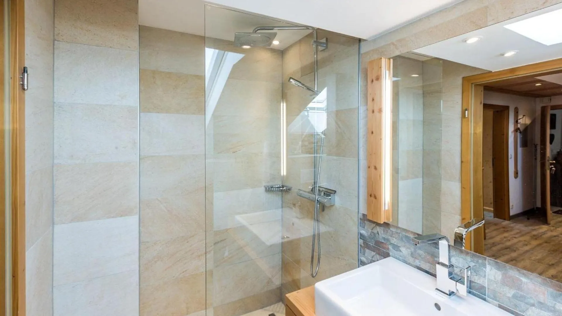 Gaestehaus Isartal Krun Apartment